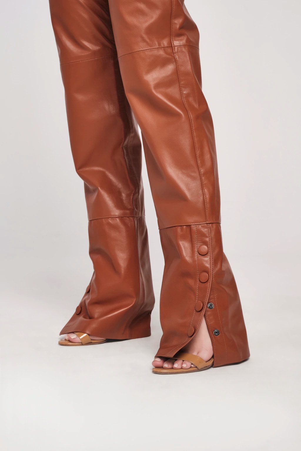 Calça reta com detalhes - Quioto 7 Calça reta com detalhes - Quioto 7