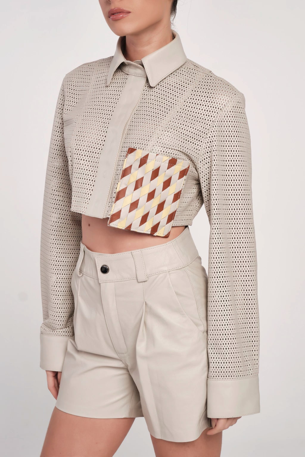 Camisa Cropped com detalhes em trissê 1 Camisa Cropped com detalhes em trissê 1