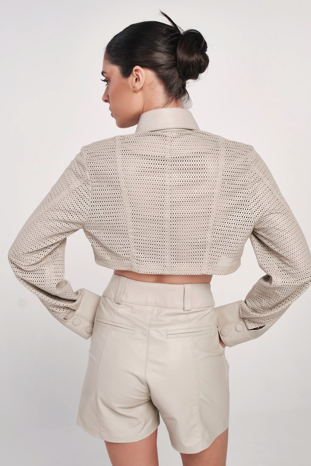 Camisa Cropped com detalhes em trissê 2 Camisa Cropped com detalhes em trissê 2