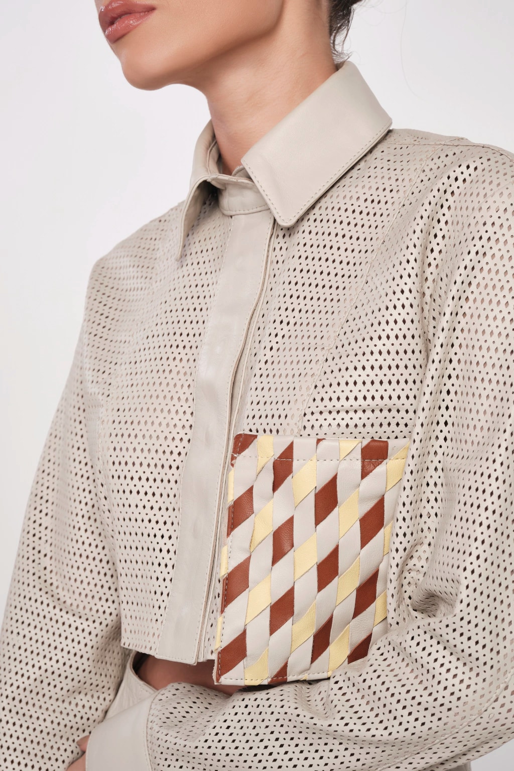 Camisa Cropped com detalhes em trissê 3 Camisa Cropped com detalhes em trissê 3