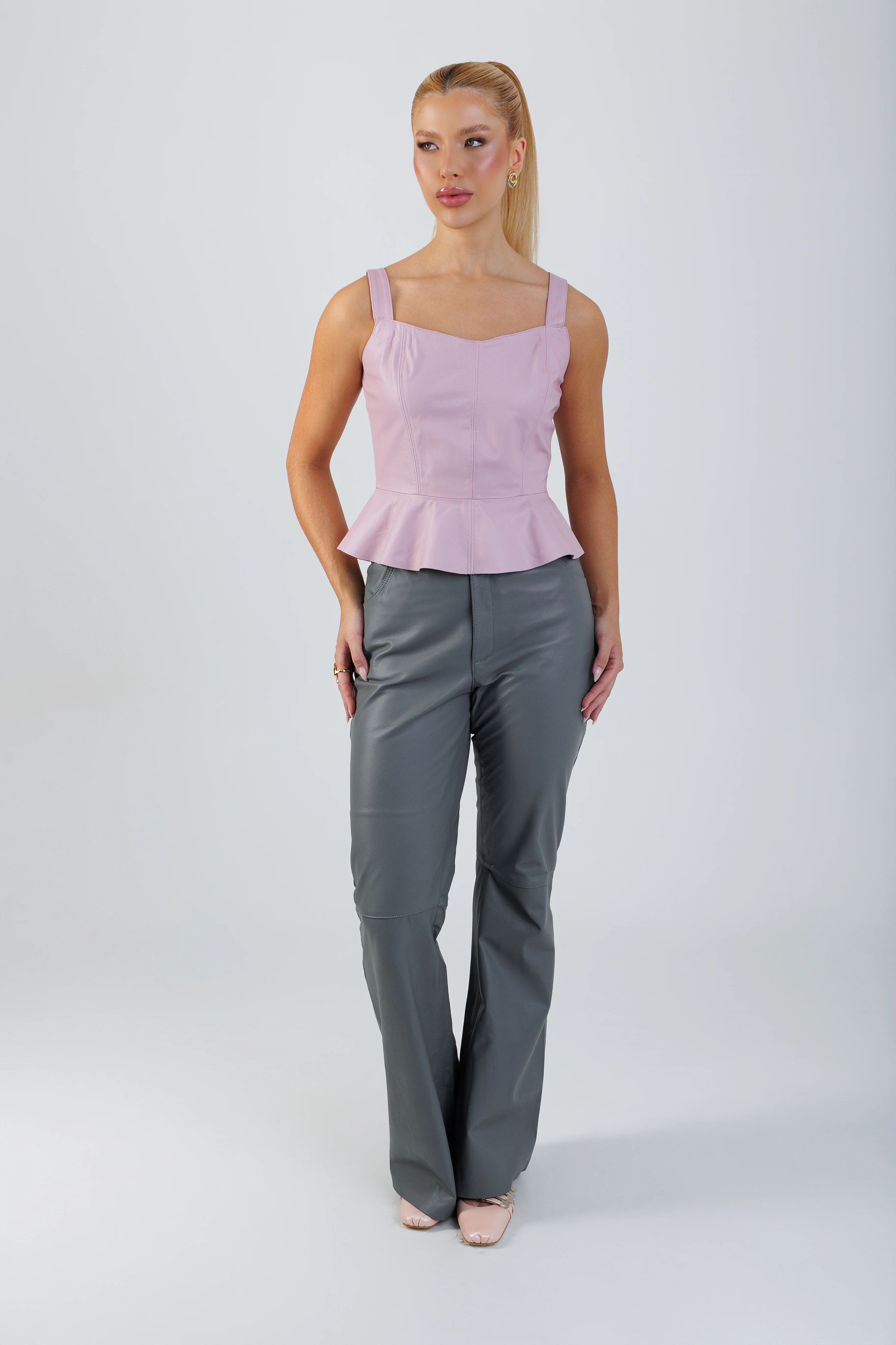 Regata Ruffle 4 Regata Ruffle 4